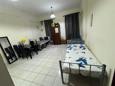 Girls bed space in France cluster international city