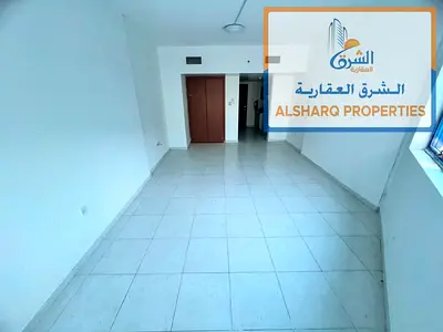 استديو_ أبراج الفالكون _ مساحة كبيرة جداً_ خزائن بالحائط_ تكييف مركزي_ سهل المخرج للشارقة ودبي