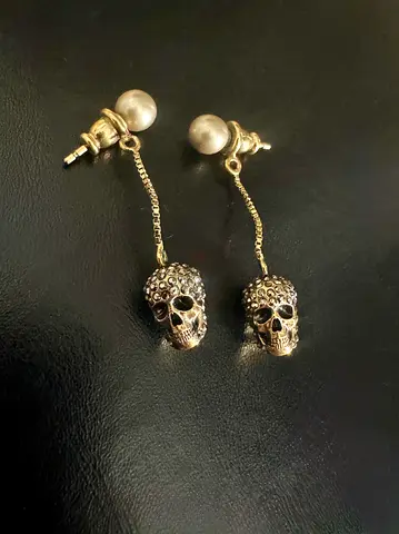 Alexander McQueen Alexander McQueen Skull Embellished Drop Earrings