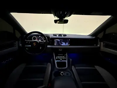 2024 Porsche CAYENNE photo 9