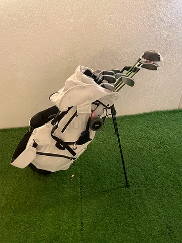 TaylorMade R11 Men’s Stiff Flex 12 Piece Golf Set KBS Tour irons Odyssey Putter including stand bag