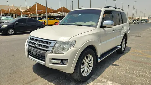 Pristine Mitsubishi Pajero 2018 GLS - GCC Specs - Full Service History