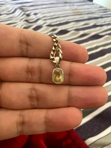 Yellow sapphire pendant