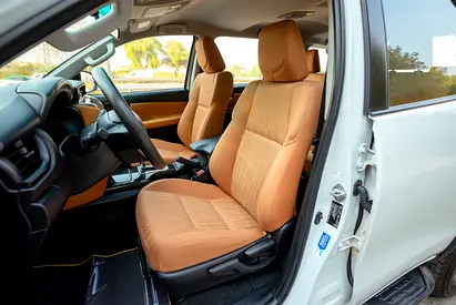 2025 Toyota FORTUNER 照片 10