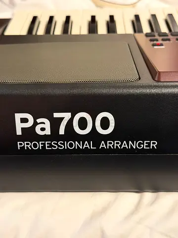 Korg Pa700 ORIENTAL – Loaded – Excellent Condition (with stand)