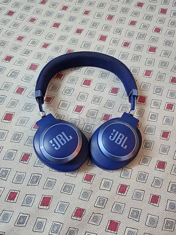 JBL over-ear Bluetooth headphones - good condition