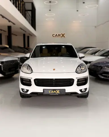 2016 Porsche CAYENNE photo 3