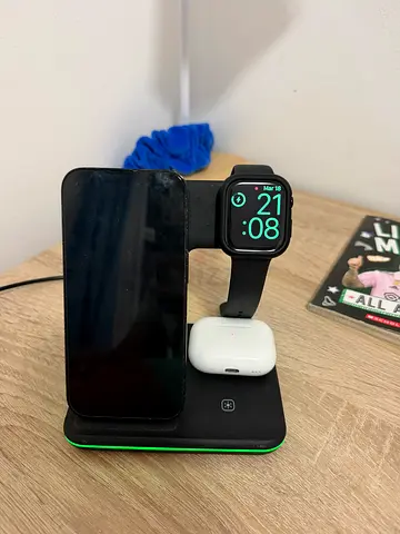 3-in-1 Wireless Charging Stand for iPhone, Apple Watch and AirPods - Black