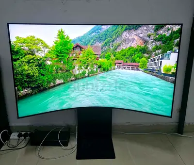 Samsung Odyssey Ark 55 curved gaming monitor that combines 4K resolution, Quantum Mini-LED technolog