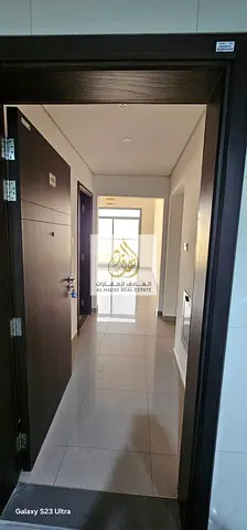 غرفتين وصاله مساحه كبيره مع خزين 2 حمام قريب من شارع محمد بن زايد
