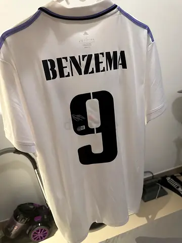 Real Madrid Benzema signed Home Jersey