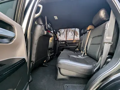 2019 Toyota LAND CRUISER photo 13
