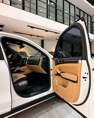 2016 Porsche CAYENNE photo 10