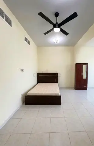 Studio Room available for family in Al ghubaiba bur dubai