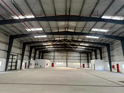 BRAND NEW WH | HIGH CEILING | NEAR MAIN ROAD