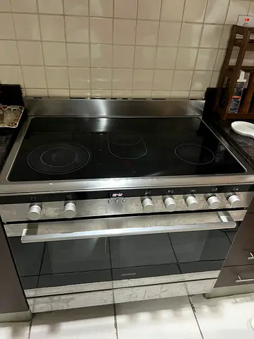 Siemens Ceramic Cooking Range VERY CLEAN SOME SPEAR NEVER USE , DELIVERY + WARRANTY