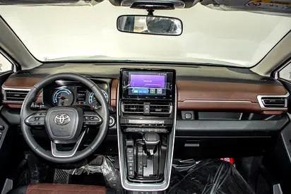 صورة 12 لـ 2025 Toyota INNOVA