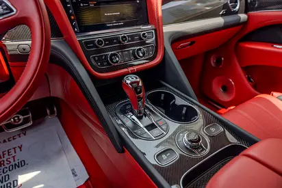 2024 Bentley BENTAYGA — миниатюра 13