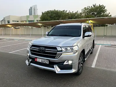 للبيع تويوتا لاندكروزر VX-R 5.7 Grand touring خليجي اعلى فئة
