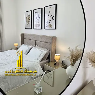 شقه غرفه وصاله مفروشه بالكامل مع مطبخ مجهز بأحدث الأجهزه, ببلكونه اطلاله مفتوحه | شامل جميع الفواتير والإنترنت | جاهزه للسكن فورا, بموقع مميز