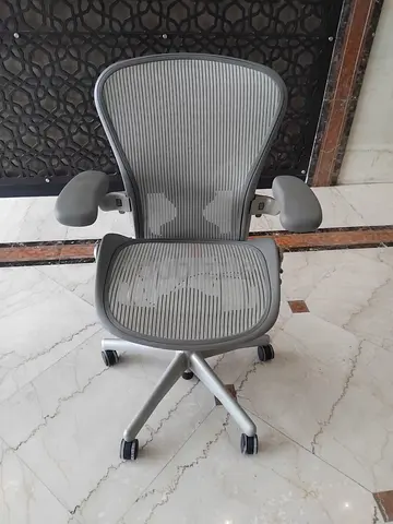 Herman Miller Aeron size B fully loaded