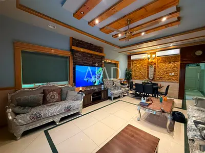Elegant 5BR Villa | Private Lawn | Freehold