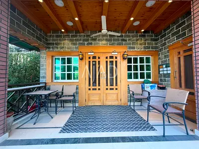 Elegant 5BR Villa | Private Lawn | Freehold