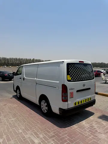 صورة 4 لـ 2013 Toyota HIACE