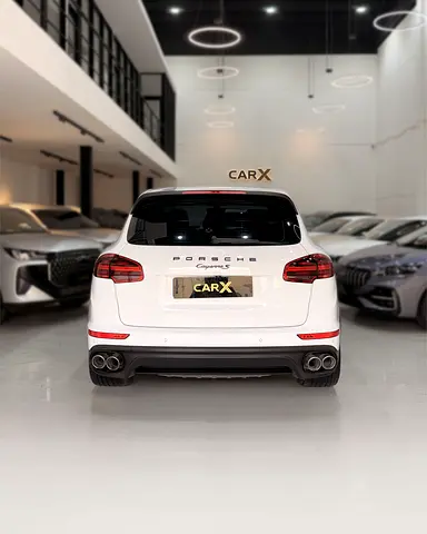 2016 Porsche CAYENNE photo 6