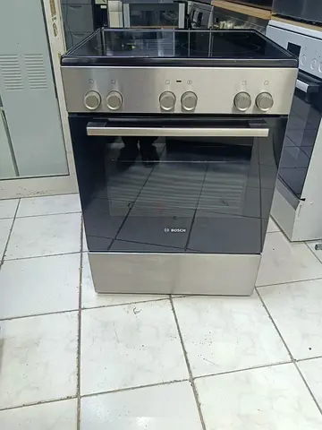Bosch Brand Latest New Model Electric Ceramic 4 Hobs Cooker  Size 60 X 60cm . Excellent condition