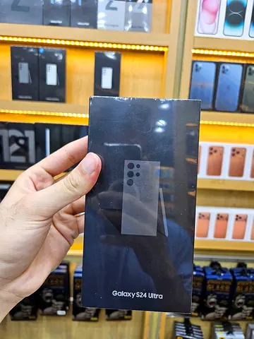 Samsung Galaxy S24 Ultra Brand New 256 GB