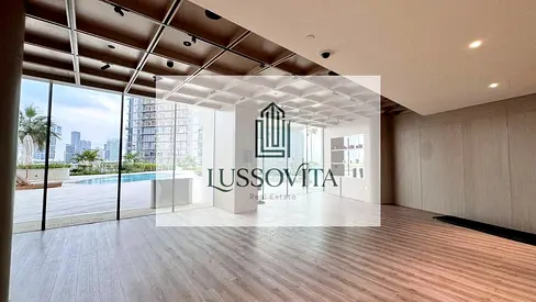 Private Jacuzzi | Prime Location | High Floor