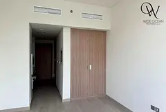 Vacant | High floor | Swimming pool view