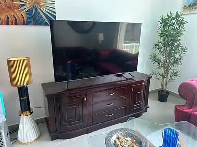 Italian Design Wooden TV Unit – 180 cm – Elegant & Spacious