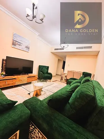للايجار الشهري ثلاث غرف وصاله مع ثلاث حمامات في الشارقه في التعاون