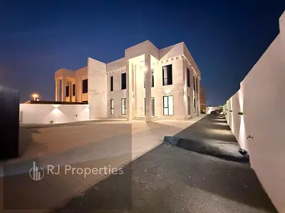 HOT OFFER LUXURY AND VERY SPACIOUS VILA WITH ALL MASTER BEDROOM WITH MADE ROOM & PARKING READY TO M