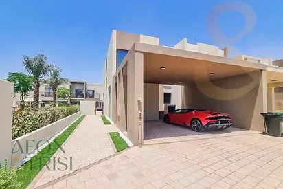Corner unit | Near Pool | Landscaped | La Violeta