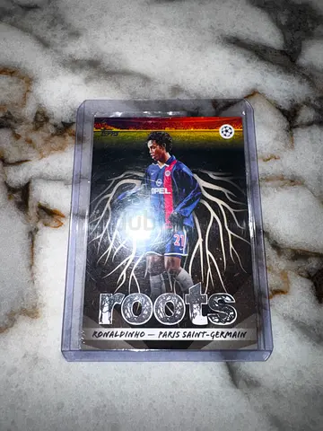 ⁠Topps UEFA Ronaldinho PSG Paris Saint-Germain Roots Insert #RT-16⁠