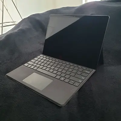 Microsoft Surface Pro 9 12th Generation i7 1TB 16GB