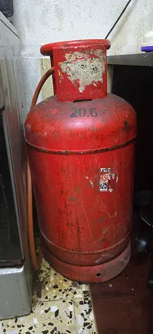 LPG Gas Cylinder 20.6 kg (Dubai) with Regulator – Great Condition