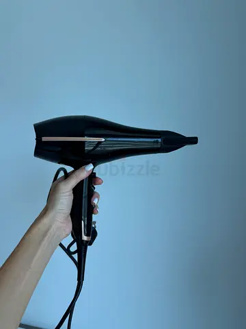 Black professional hair dryer in good condition- Babyliss