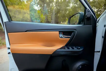 2025 Toyota FORTUNER 照片 18