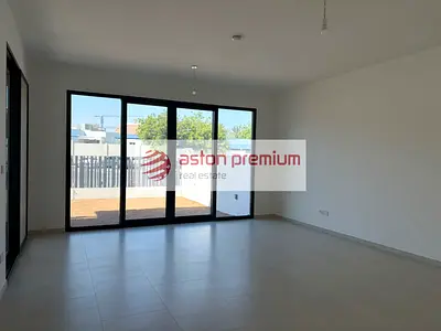Spacious Brand New 4BR TH |Corner Unit| Vacant Now