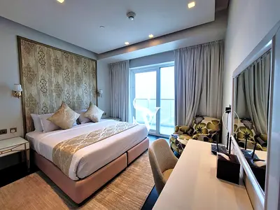 Furnished 2 Br in Marina Harbor View High Floor