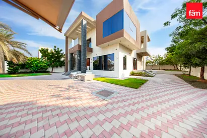 Modern Villa With Nearby Schools & Amenities
