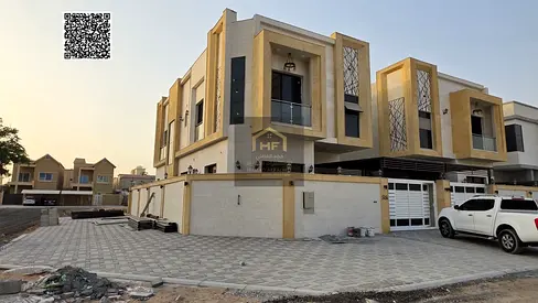 فرصة مميزة لمن يبحث عن فيلا زاوية تجمع بين المساحة العملية، الخصوصية، وسهولة الحركة، مع توزيع ممتاز يناسب العائلات الكبيرة.