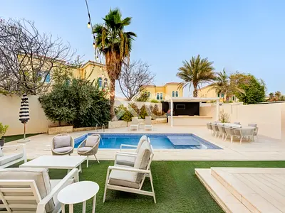 EXCLUSIVE | VACANT | HUGE CORNER PLOT