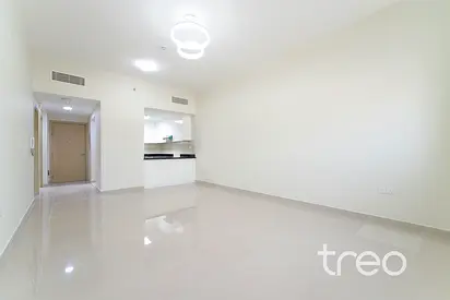 Spacious Home | Bright Community Views