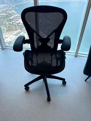 Herman miller Aeron classic size B fully loaded