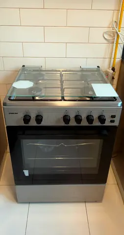 Nikai 4-Burner Gas Cooker with Oven